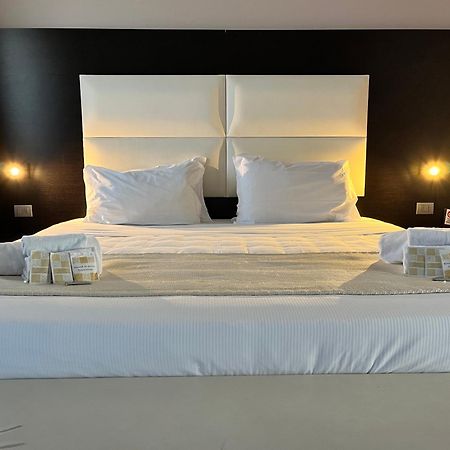 Eh Suites Rome Airport Euro House Hotels Fiumicino Buitenkant foto