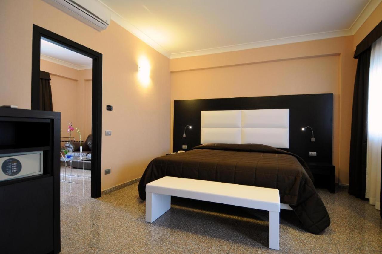 Eh Suites Rome Airport Euro House Hotels Fiumicino Buitenkant foto